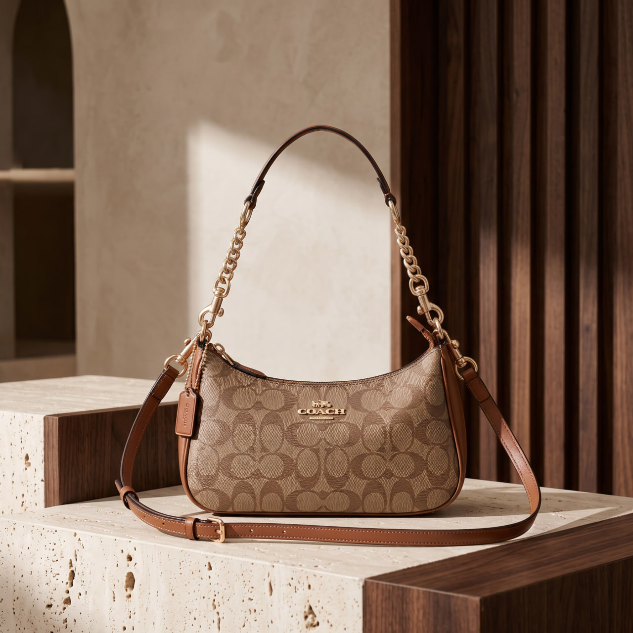 Teri Shoulder Bag in Signature Canvas