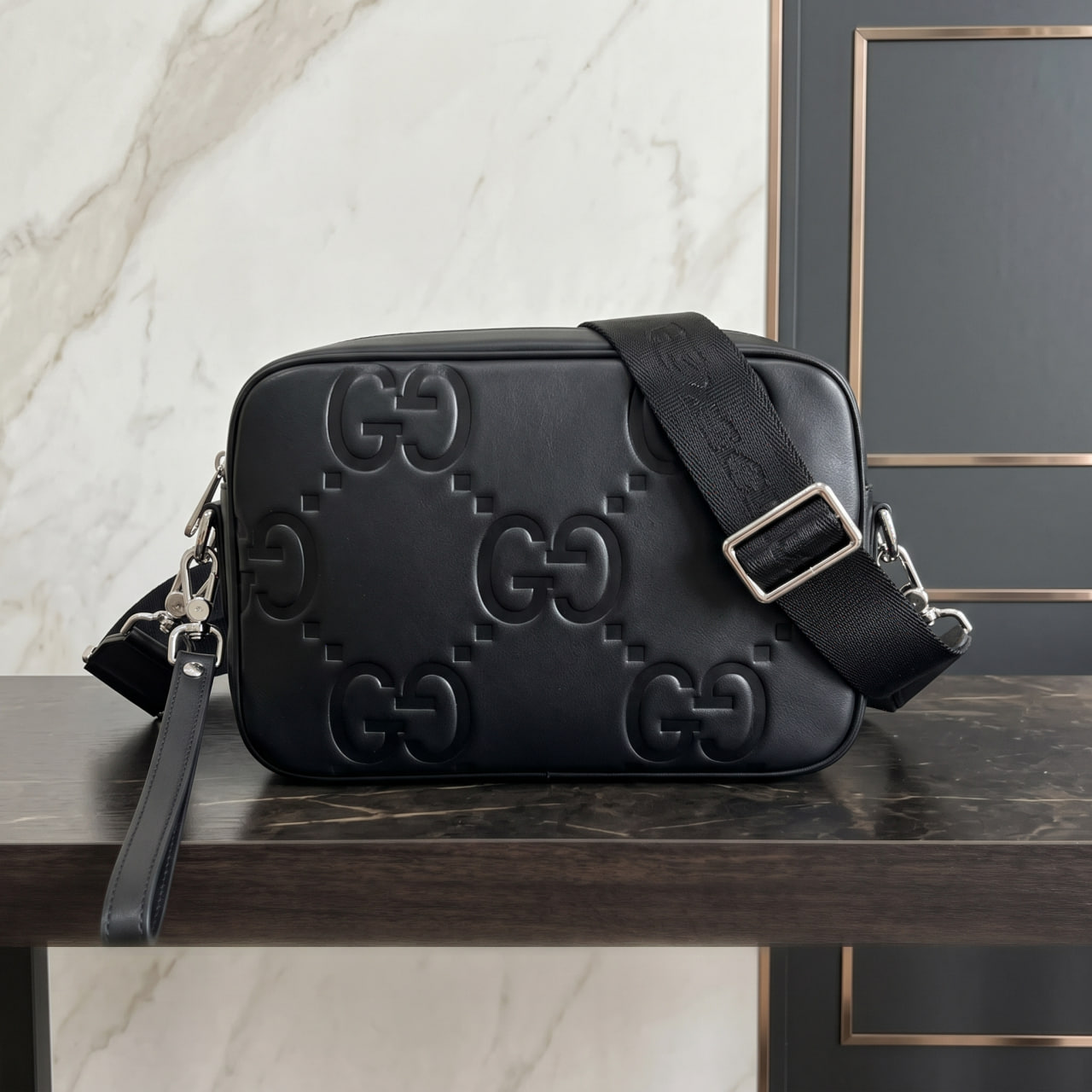 Tas GG Emblem Medium Crossbody