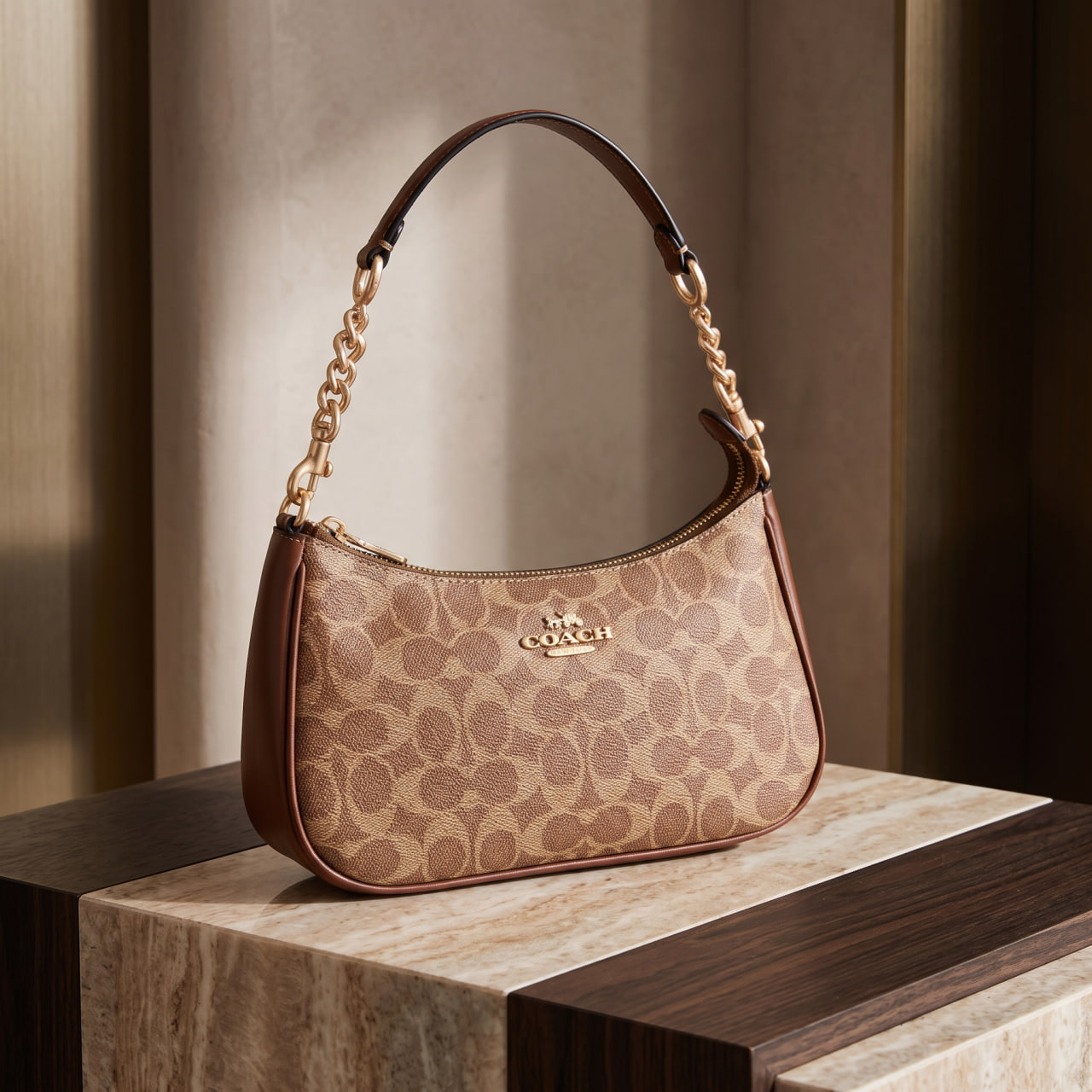 Caitlin Shoulder Bag in Signature Canvas